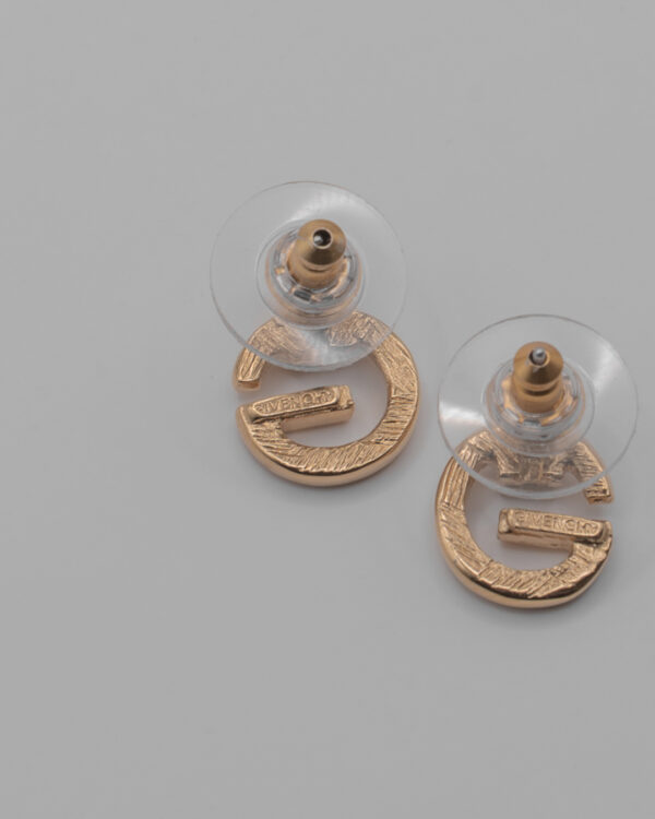DSC_1009 Kolczyki Givenchy – złote z logo G i kryształkami