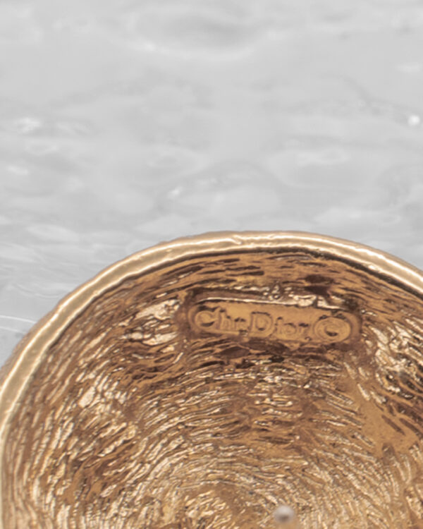 DSC_1056 Kolczyki Givenchy – złote z logo G i kryształkami