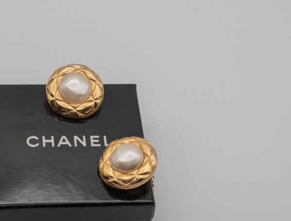 Klipsy Chanel Paris z perłą