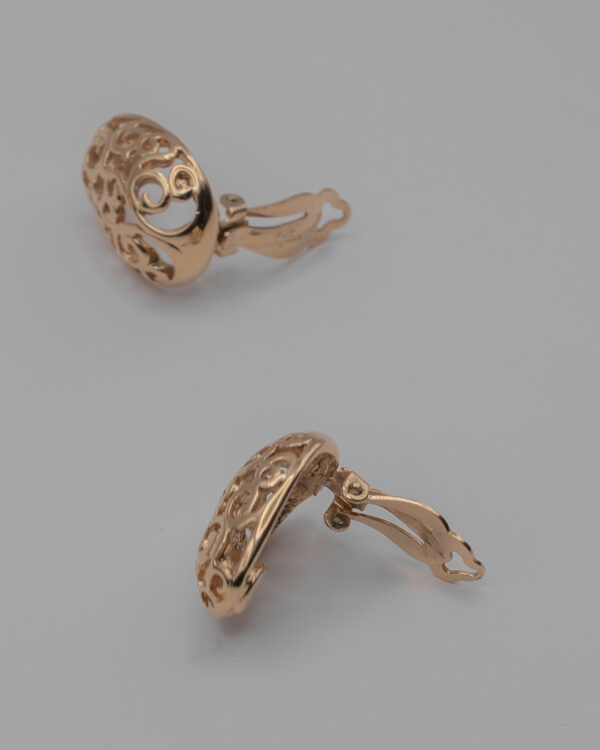 DSC_2395 Komplet Yves Saint Laurent – złote klipsy i naszyjnik