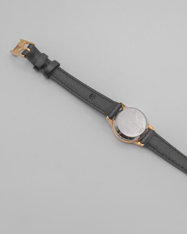 Zegarek Omega na czarnym pasku