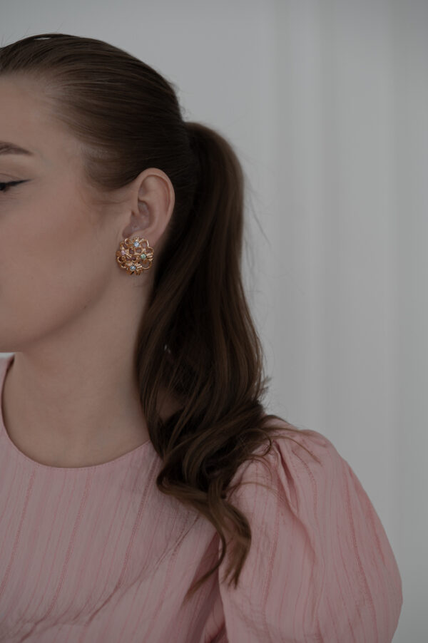 Klipsy Yves Saint Laurent – złote kwiaty z kryształami