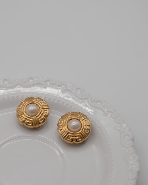 Klipsy Givenchy z perłą