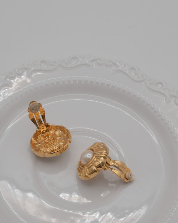 Klipsy Givenchy z perłą