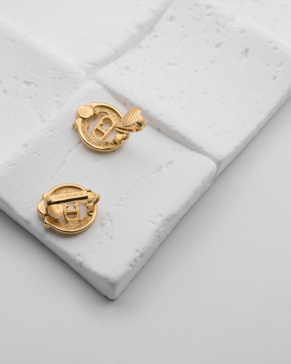 Klipsy Christian Dior – złoty monogram CD z kryształami