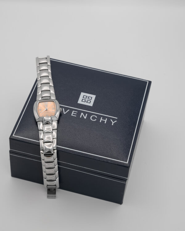 Zegarek Givenchy – srebrna bransoleta, jasna tarcza