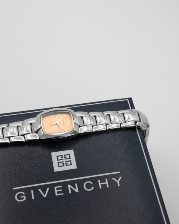 Zegarek Givenchy – srebrna bransoleta, jasna tarcza