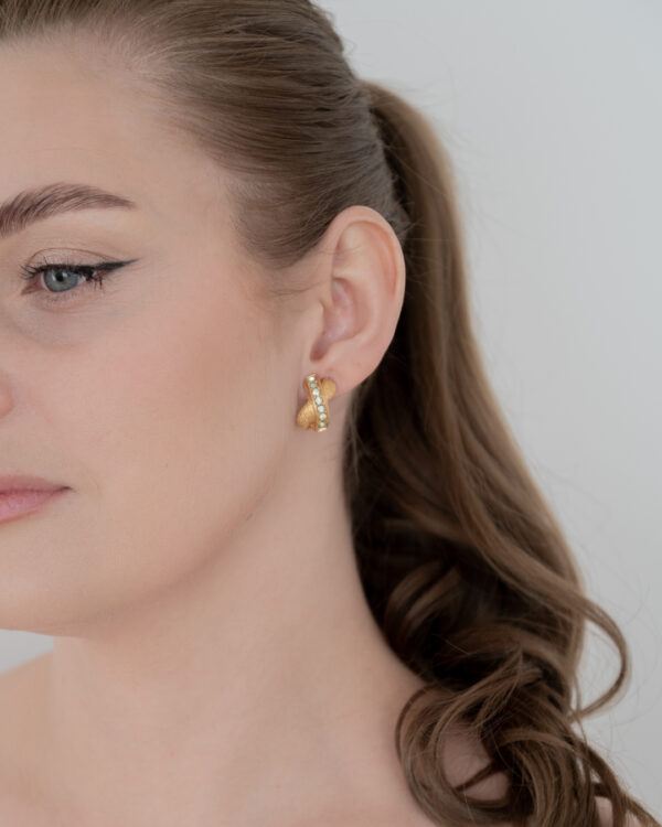 Klipsy Christian Dior vintage lata 80 – złocone z kryształami, skrzyżowana forma
