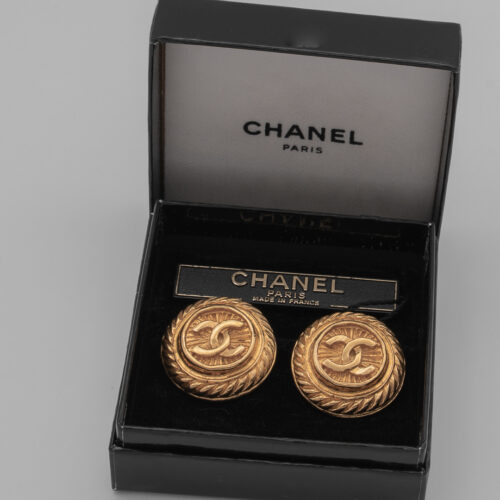 Klipsy Chanel – złote z plecionym rantem i centralnym logo, lata 80/90
