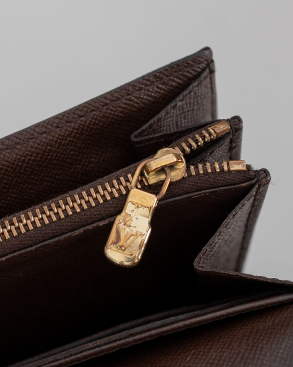 Portfel Louis Vuitton Damier Ebene – klasyczna szachownica i złote zapięcie