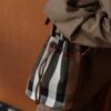 Skórzana nowa torebka Burberry w kratę – worek, crossbody