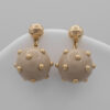 Kolczyki Chanel CC Pearl Stud Drop  – wiszące kule ze złoconymi perełkami