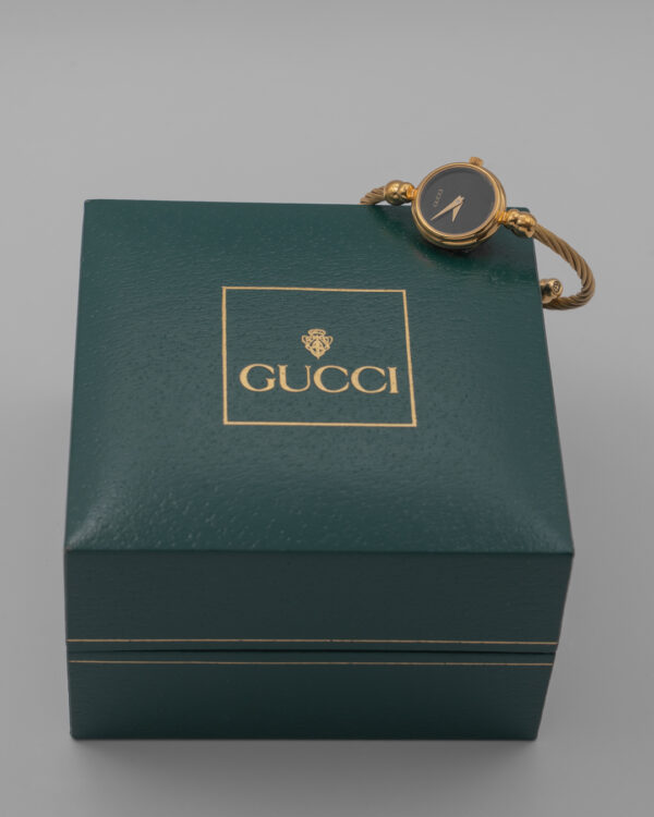 DSC_7770 Zegarek Gucci na plecionej bransolecie – minimalistyczna tarcza