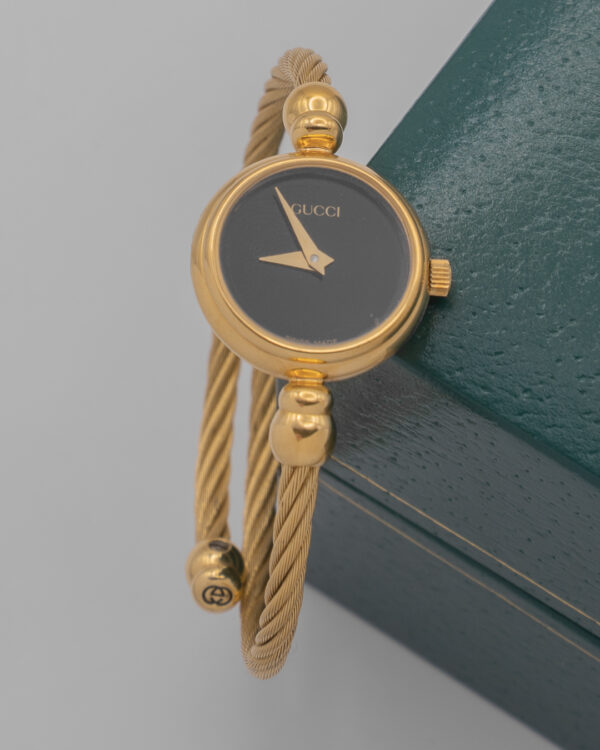 DSC_7784 Zegarek Gucci na plecionej bransolecie – minimalistyczna tarcza