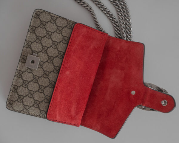Torebka Gucci Dionysus GG Supreme mini bag - palladowe okucia i łańcuszek