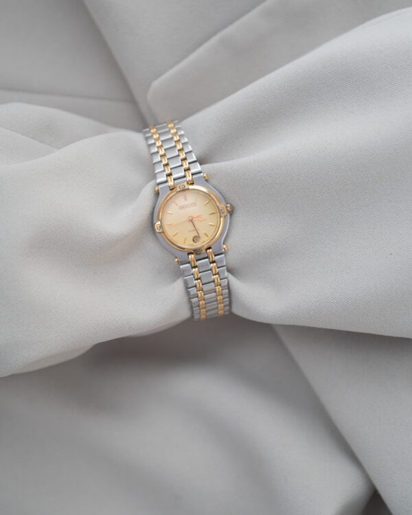 DSC_8261 Zegarek Gucci bicolor – złoto i stal, klasyczna tarcza, elegancka bransoleta