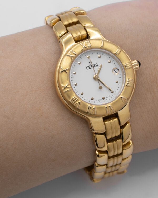 Zegarek Fendi Swiss Made – Złocony Model z Cyframi Rzymskimi, Lata 90.