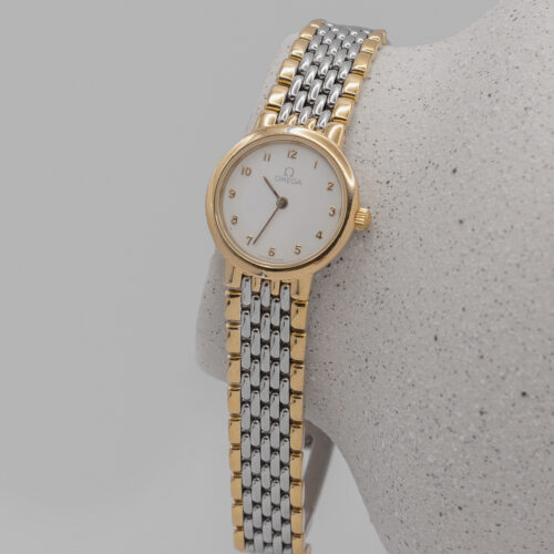 Elegancki zegarek damski - Omega De Ville (rekwizyt)
