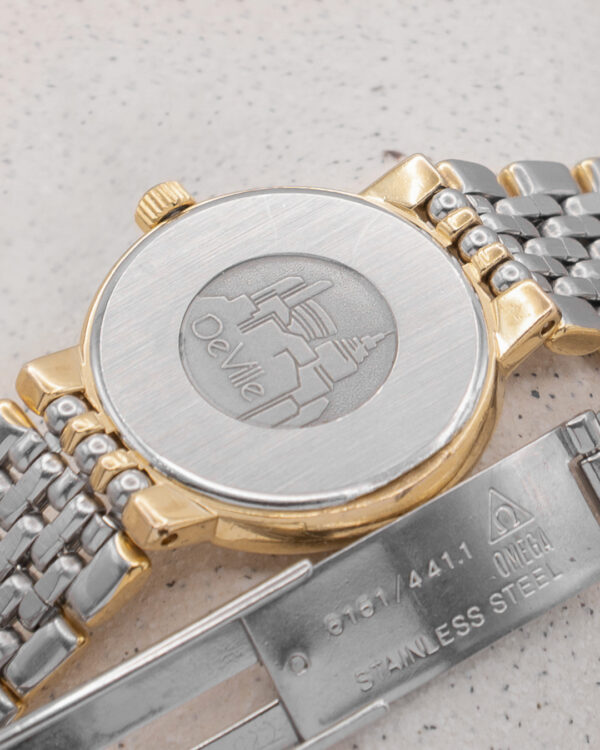 Elegancki zegarek damski - Omega De Ville (rekwizyt)