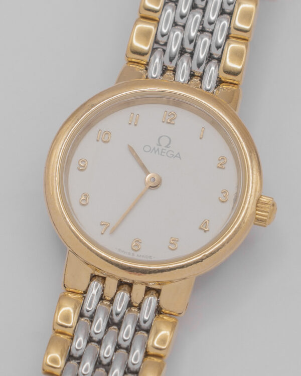 Elegancki zegarek damski - Omega De Ville (rekwizyt)