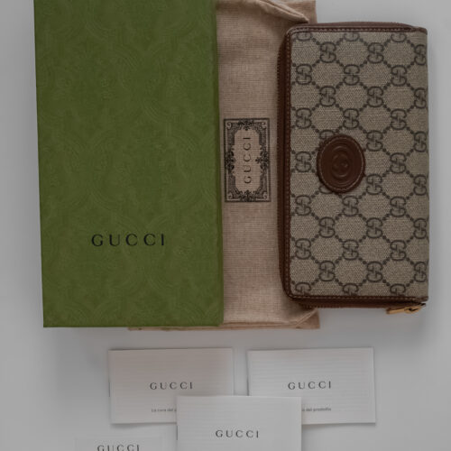 Portfel Gucci GG Supreme z kultowym monogramem