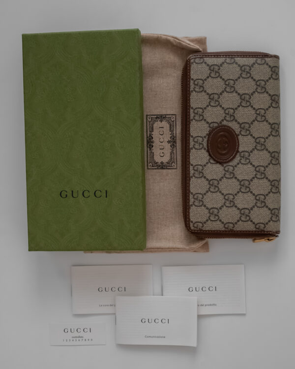 Portfel Gucci GG Supreme z kultowym monogramem
