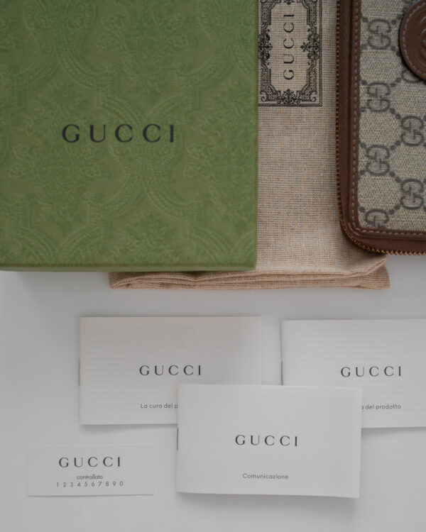 Portfel Gucci GG Supreme z kultowym monogramem