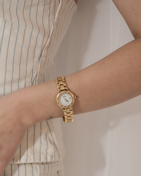 Zegarek Fendi Swiss Made – Złocony Model z Cyframi Rzymskimi, Lata 90.