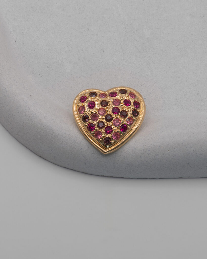 Pin/broszka YSL „Lucky Heart” – kolekcjonerska biżuteria haute couture
