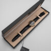 Zegarek Gucci 3000 Series - elegancka złota koperta z czarną tarczą na skórzanym pasku, lata 80./90.